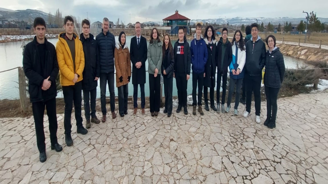 12. Sınıf Öğrencilerimizle Cumhuriyet Üniversitesi Kampüsünü Gezdik.